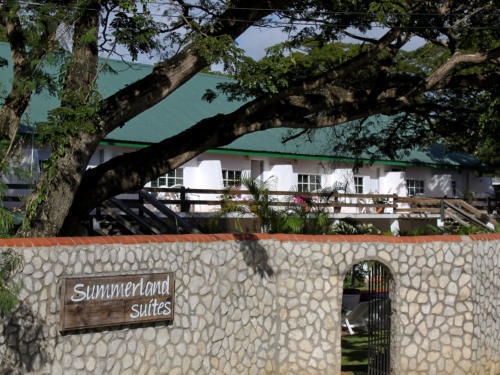Summerland Suites Bon Accord Village Exteriör bild